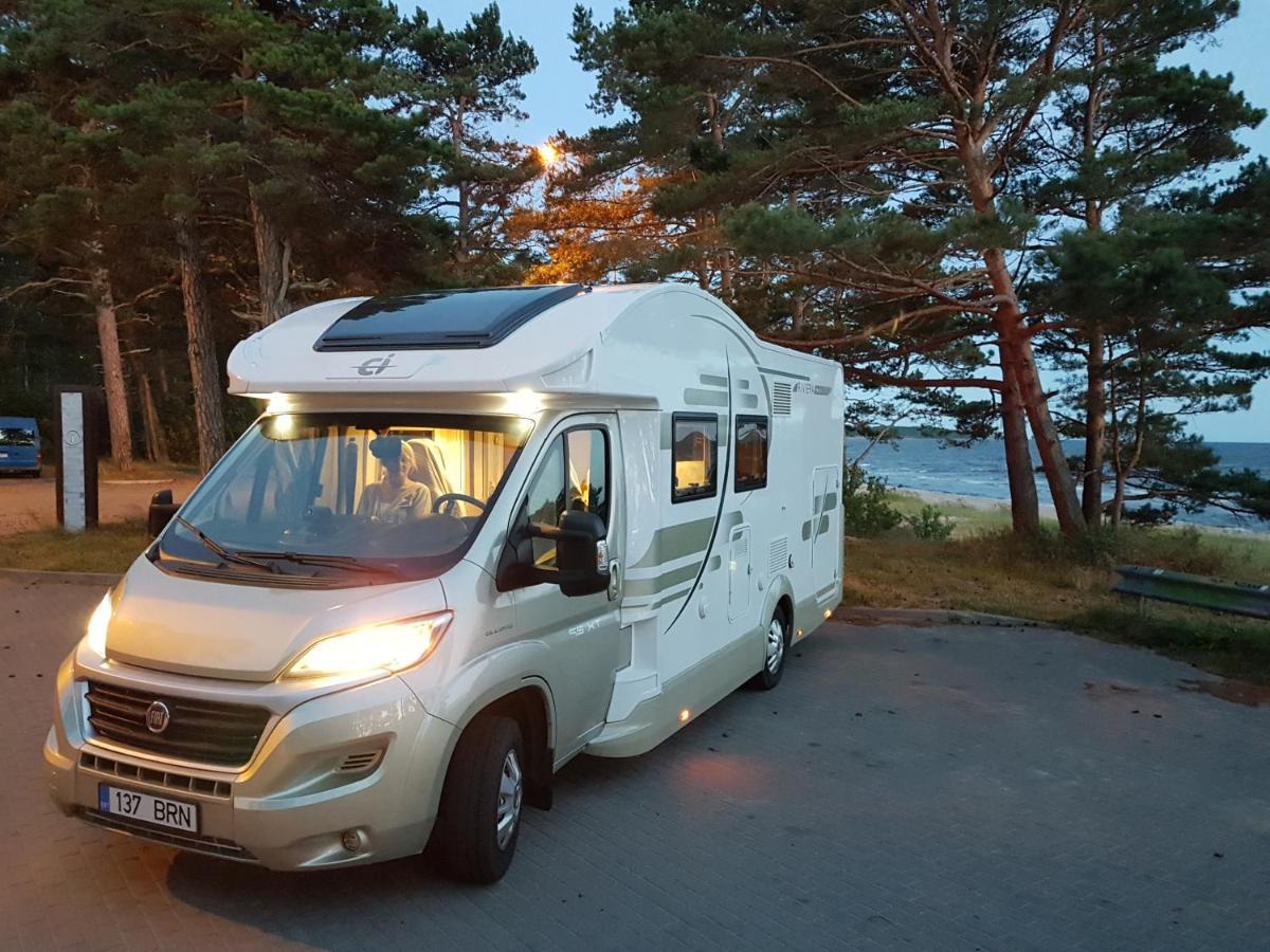 فندق Soomaa Water Camp Jõesuu المظهر الخارجي الصورة