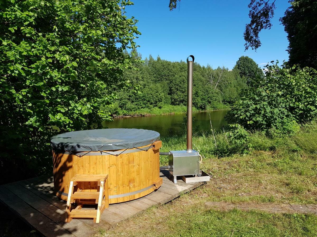 فندق Soomaa Water Camp Jõesuu المظهر الخارجي الصورة